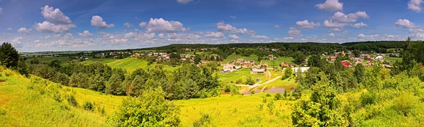 Landschaftspanorama im Sommer — Stockfoto