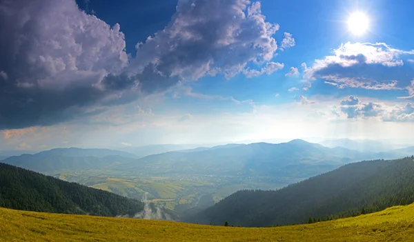 Górskiej scenerii — Zdjęcie stockowe