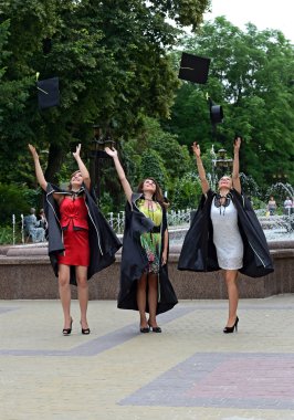 cüppeli bir üniversite mezunu