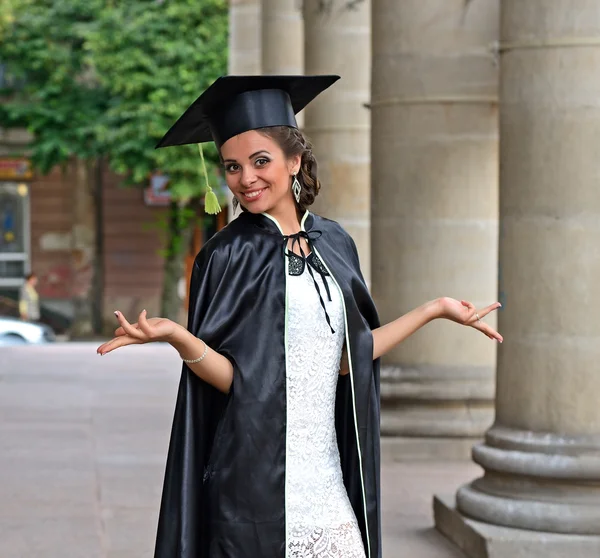 Diplômé universitaire en robes — Photo