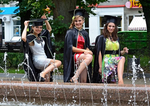 En högskoleexamen i kläder — Stockfoto