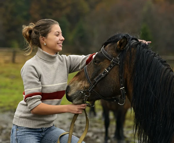 Horseback riding in the mountains — Stock Photo, Image