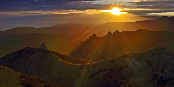 Viajar por las montañas de Crimea — Foto de Stock