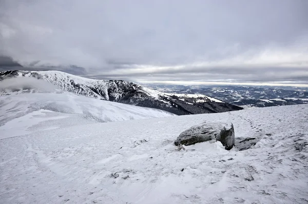 A frosty day is in mountains — Stock Photo, Image