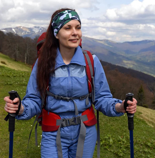 Woman in mountains — Stock Photo, Image