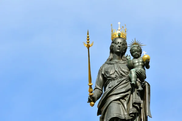 Estátua de Nossa Senhora e Criança, Constança — Fotografia de Stock