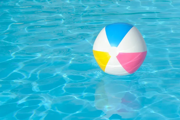 Ball in the swimming pool — Stock Photo, Image