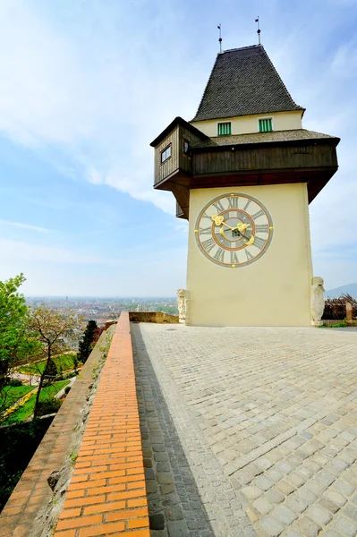 Alter uhrturm in der stadt graz, österreich — Stockfoto