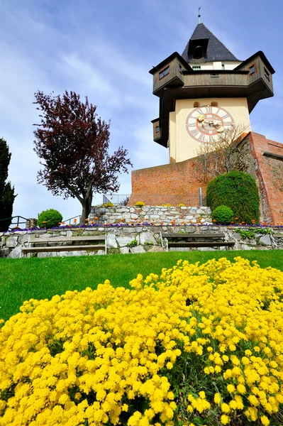 Gamla klocktorn i staden graz, Österrike — Stockfoto