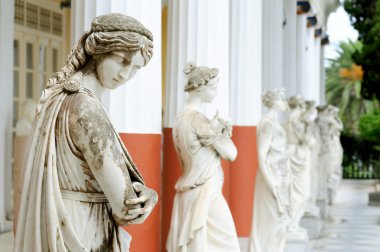Muses achillion palace içinde sütun
