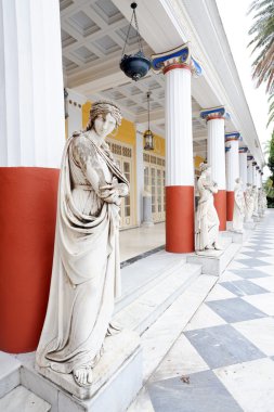 Muses achillion palace içinde sütun