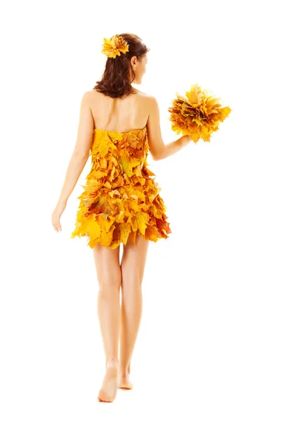 秋の女性のファッションのドレスのカエデの葉の裏面ビュー — ストック写真