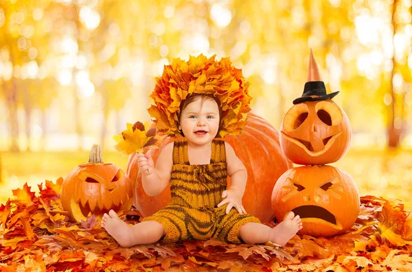 Halloween Baby Pumpkins Smiling Child Autumn Maple Leaves Hat Orange — Stock Photo, Image