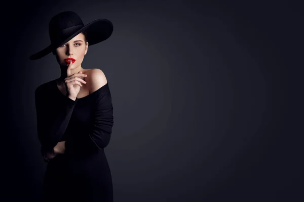 Fashion Woman Model Hat Showing Shh Sign Silent Gesture Putting — Stockfoto