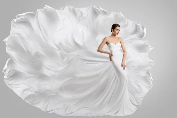 Kvinna Vit Bröllopsklänning Mode Brud Modell Long Gown Flying Air — Stockfoto