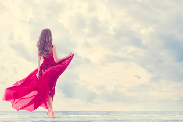 Vrouw Genieten Van Zon Zee Het Strand Girl Rear Side — Stockfoto