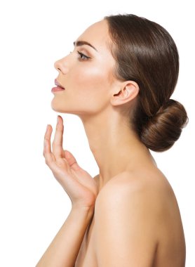 Kadın Yüz Profili. Mükemmel kadın burun manzarası. Slim Chin ve Neck 'te parmak izi var. Yüz masajı ve estetik cerrahi. Beyazın izole edilmiş hali.