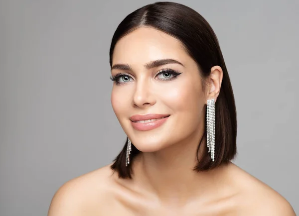 Beauty Woman Portrait Perfect Make Silver Earrings Smiling Fashion Model — Zdjęcie stockowe