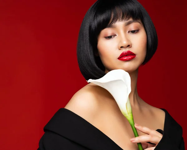 Fashion Model Red Lipstick Asian Woman Beauty Black Bob Hairstyle — Zdjęcie stockowe