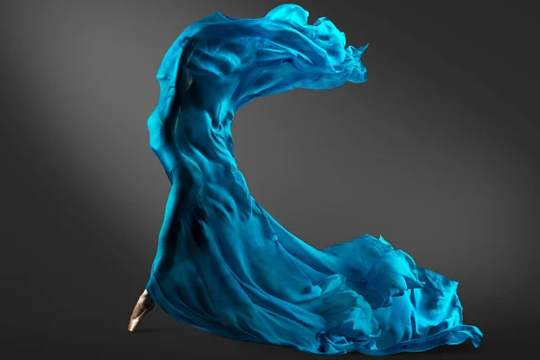 Kvinnlig Dansare Blue Waving Fabric Ballerina Dansar Tillbaka Böjer Sig — Stockfoto
