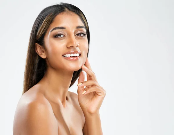 Leende Modell Med Perfekta Vita Tänder Vacker Indisk Flicka Glad — Stockfoto