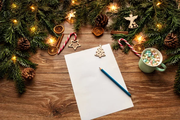 Carta Santa Lista Deseos Navidad Libro Blanco Vacío Sobre Mesa —  Fotos de Stock