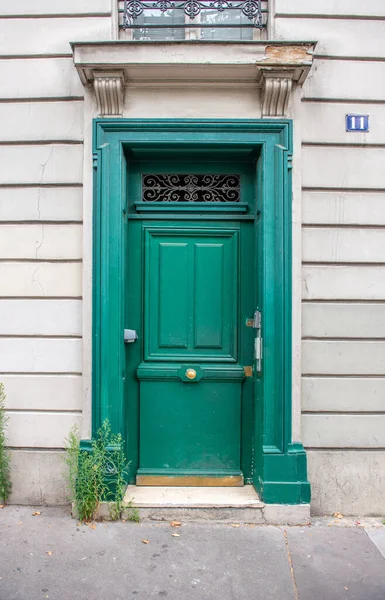 Ușă Verde Pariziană Numărul Unsprezece — Fotografie, imagine de stoc