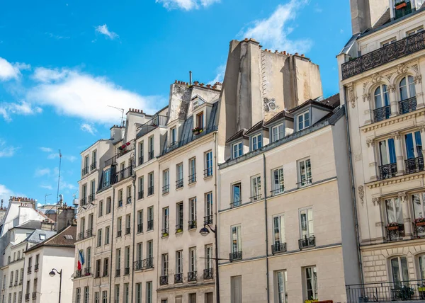 Vista Uma Rua Parisiense Verão — Fotografia de Stock