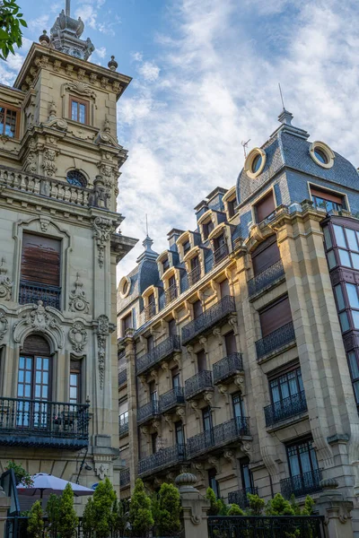 西班牙圣塞巴斯蒂安美丽的建筑物 — 图库照片