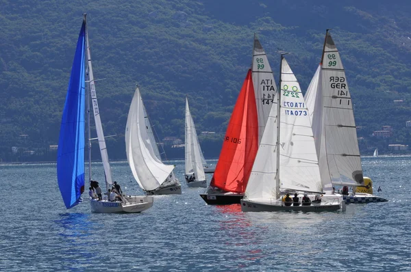 Båtar vid en boj i trofeo gorla 2012 — Stockfoto