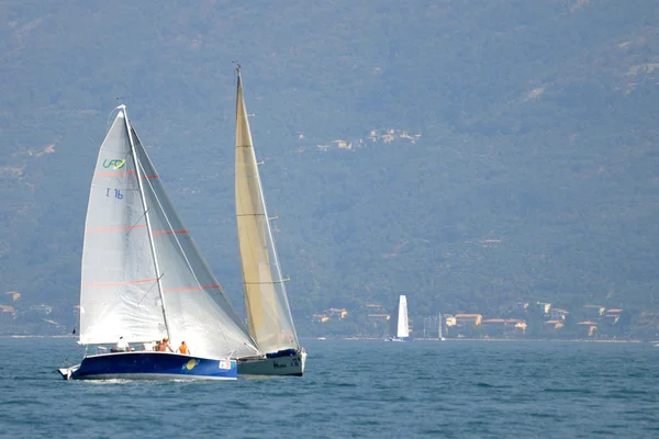 Две лодки во время Centraglia 2012 — стоковое фото