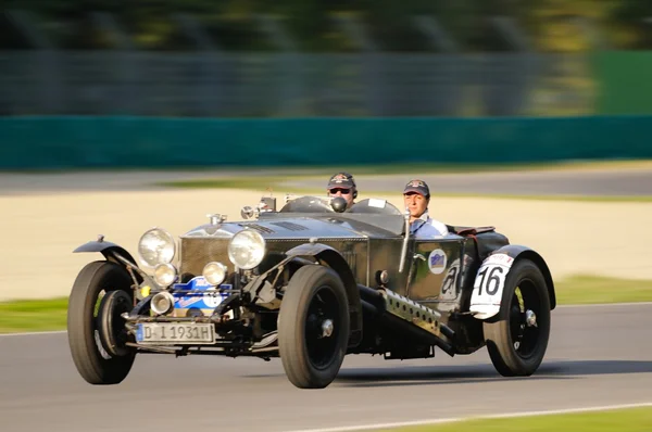 이 몰라 Autodrome에 실버 인 빅 타 Violete Corderey — 스톡 사진