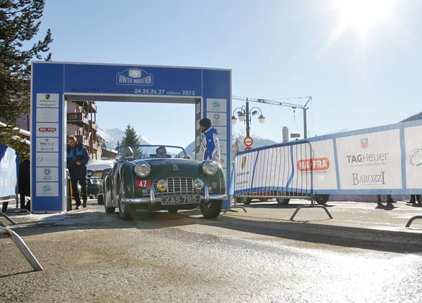 Emanuel Piona starts the 2013 Winter Marathon — Stock Photo, Image