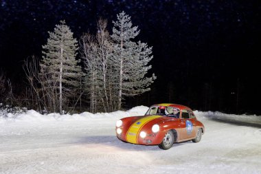 2013 kış maraton, Kırmızı-Sarı porsche 356 coupe 4