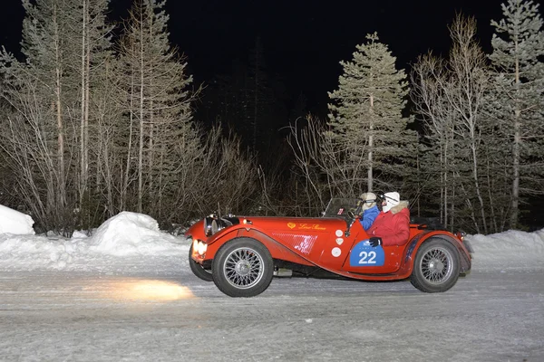 Uma Jaguar SS100 vermelha na Maratona de Inverno de 2013 — Fotografia de Stock