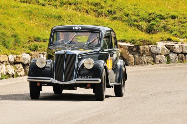 Giuliano kamışı ', Lancia Aprila, Passo Falzarego