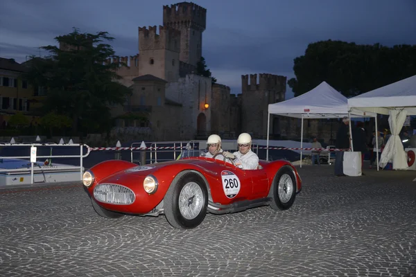 Une Maserati A6 rouge participe à la course de voitures classiques 1000 Miglia le 15 mai 2014 à Brescia. Cette voiture a été construite en 1953 Images De Stock Libres De Droits