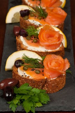 Tütsülenmiş somon