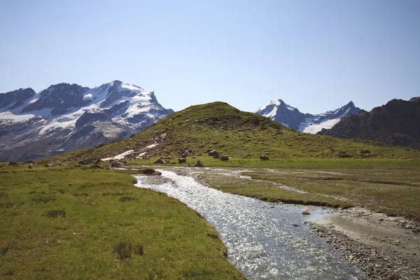 Lago Plan Borgno, Valsavaranche . — Foto de Stock