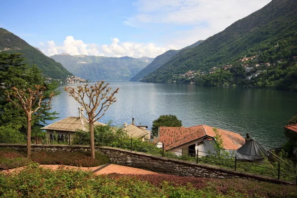 Městě Faggeto lario - jezero como — Stock fotografie