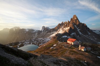 mount paterno ve barınak locatelli Sunrise