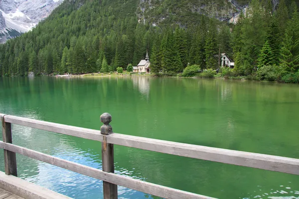 Sjön braies — Stockfoto