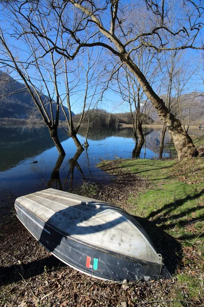 Lake Piano — Stock Photo, Image