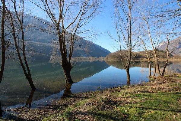 Jezero klavír (val menaggio) — Stock fotografie