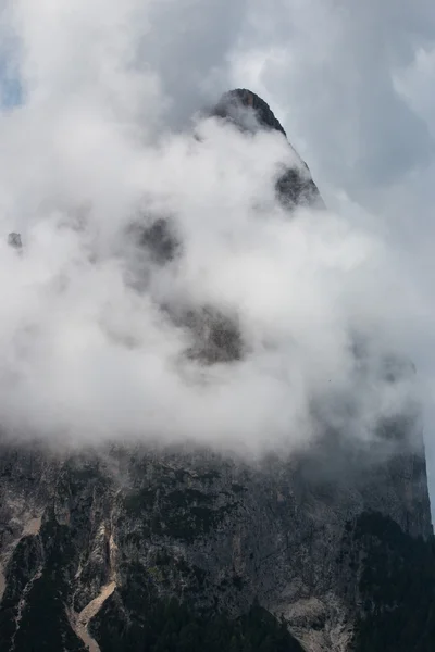 Sciliar nas nuvens — Fotografia de Stock