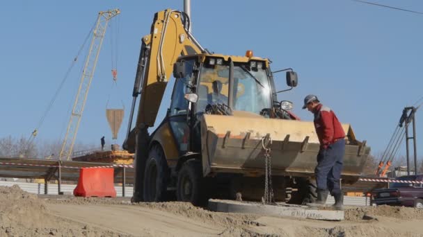 Cargador excavadora en acción — Vídeos de Stock