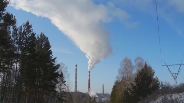 Ondas de humo de fábrica, concepto de contaminación ambiental — Vídeo de stock