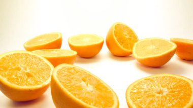 portakal tatlısı, onlara bir portakal rulo yakın çekim.