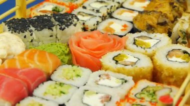 geleneksel Japon suşi yakın çekim çeşitler