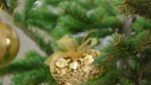 Christmas tree decorations — Stock Video